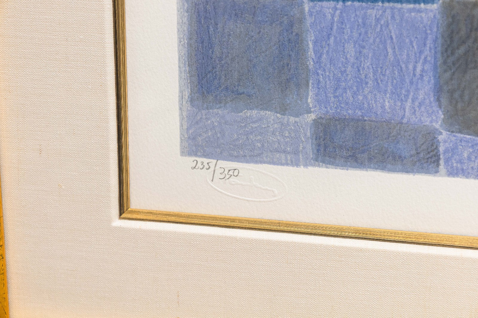47033134