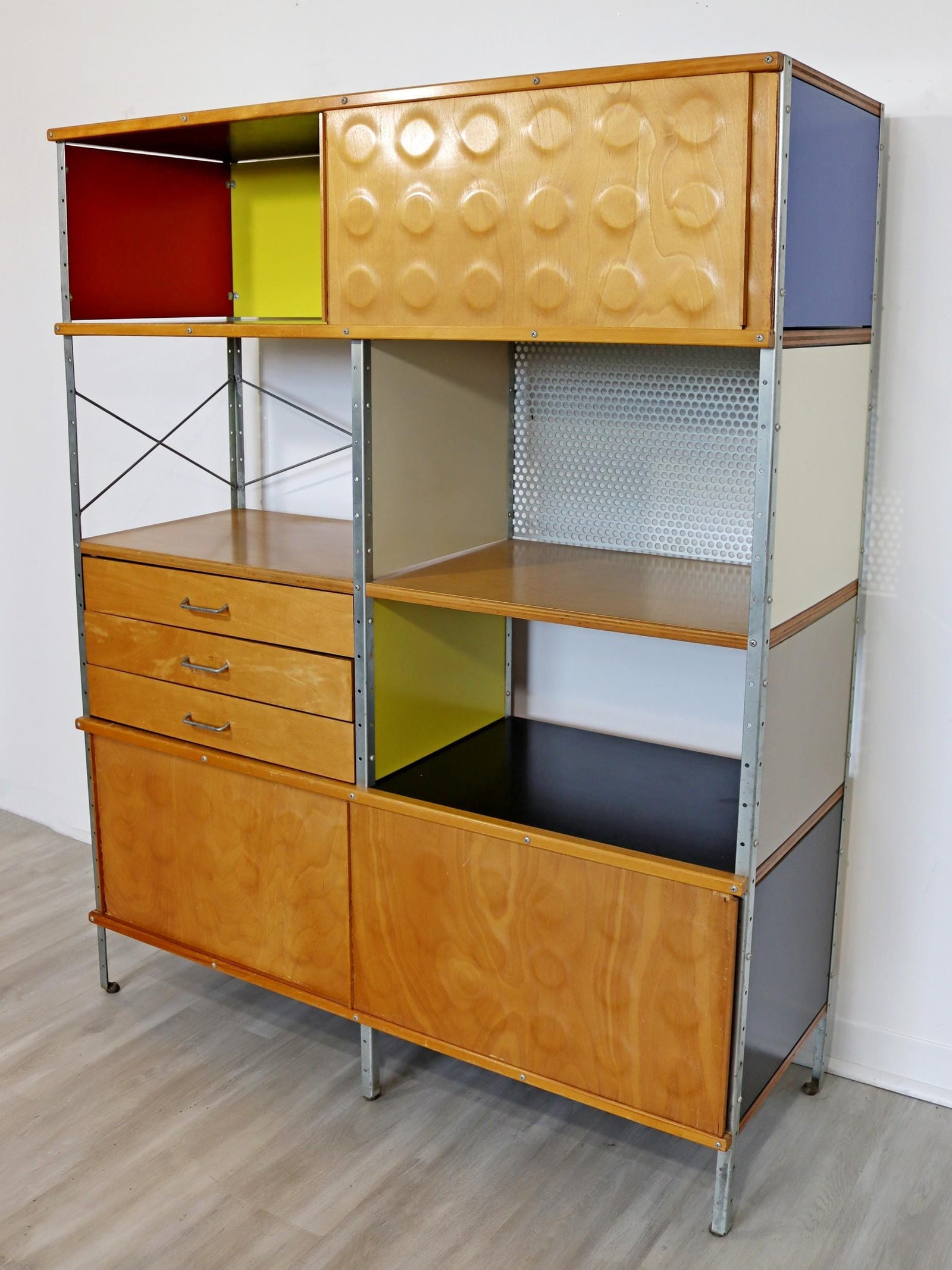 Eclectic Collections Auction | August 22, 2021