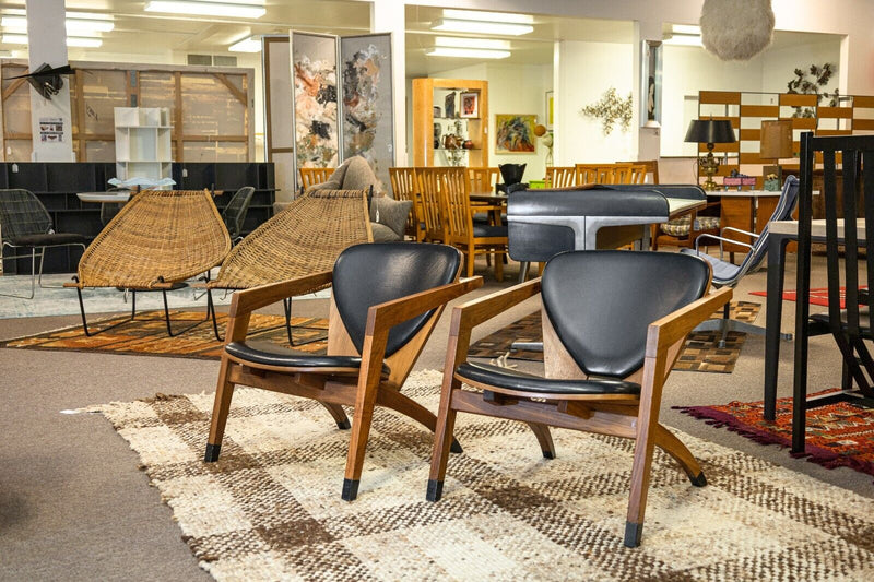 Pair of Hans Wegner GE-460 Butterfly Style Wood and Leather Accent Lounge Chairs