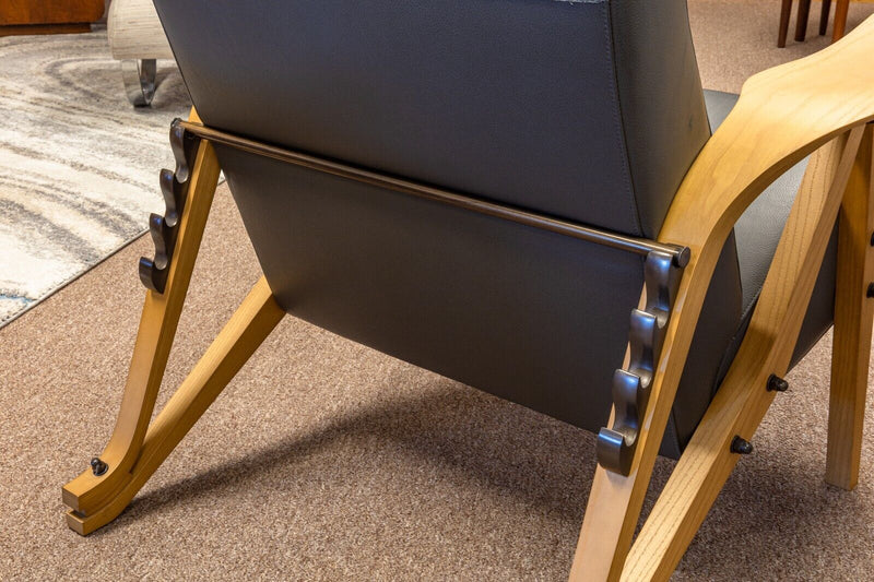 Carlo Mollino Contemporary Modern Gilda Grey Leather Lounge Chair by Zanotta