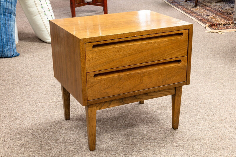 Mid Century Modern American of Martinsville Walnut Wood 6pc Bedroom Set